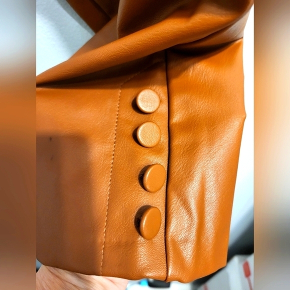 Versona NWT Faux Leather pants camel, size small - Picture 9 of 12